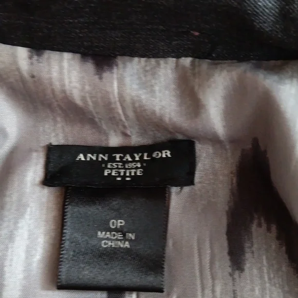 Ann Taylor Petites Classic Gray Lightweight Wool-Blend Blazer ■ Size 0P - Picture 6 of 10